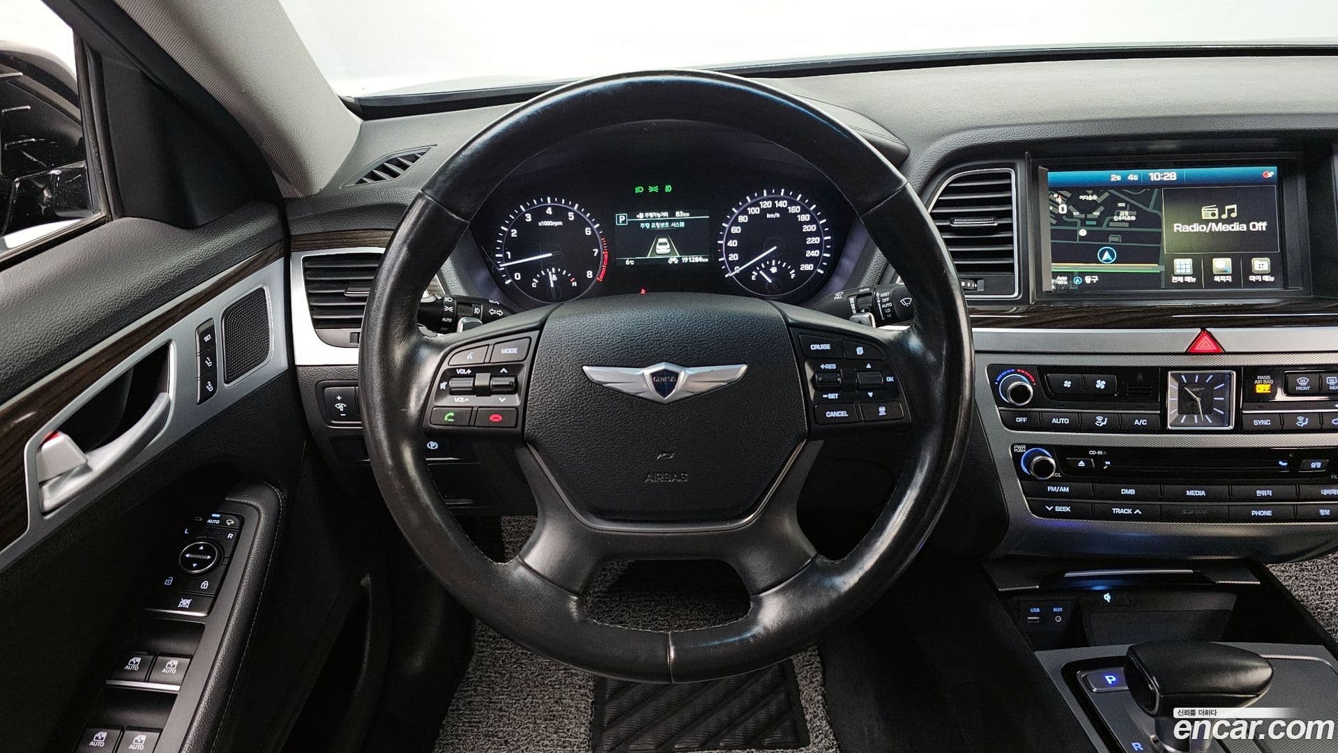 Main__Slider__Photo:G80 Genesis 2016.6-12