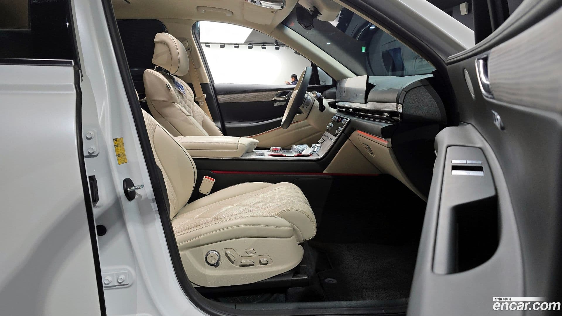 Main__Slider__Photo:GV80 Genesis 2024.0-10