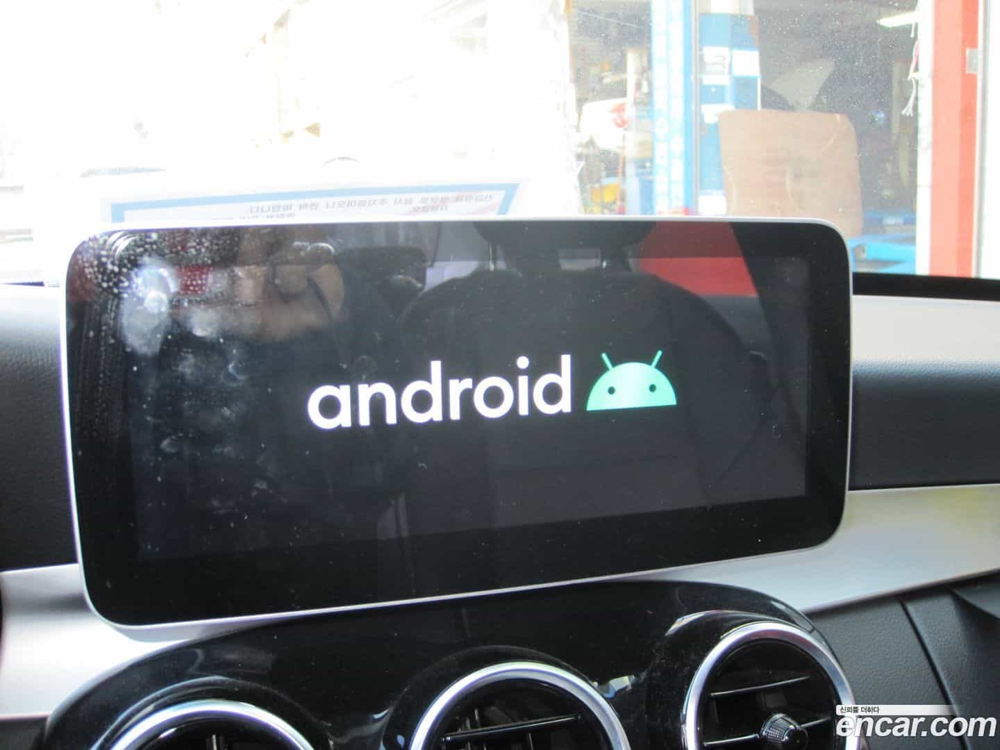 C-Class Mercedes-Benz 2018.2-INNER-010