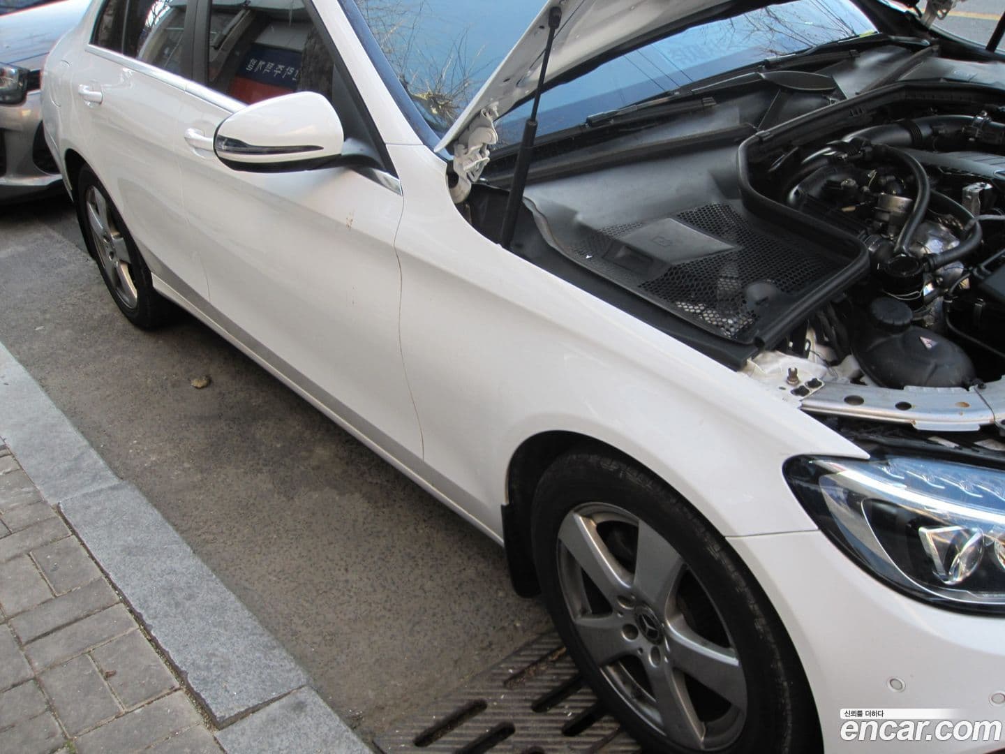 Main__Slider__Photo:C-Class Mercedes-Benz 2018.2-18