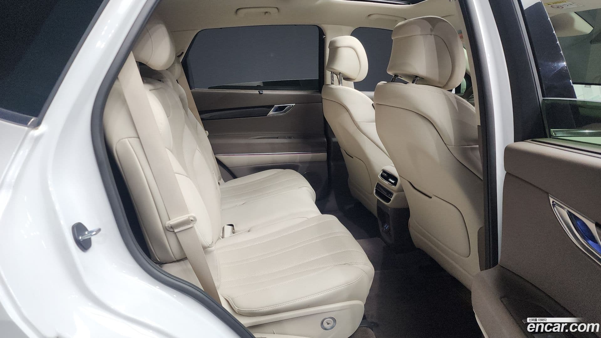 Main__Slider__Photo:GV80 Genesis 2023.2-11