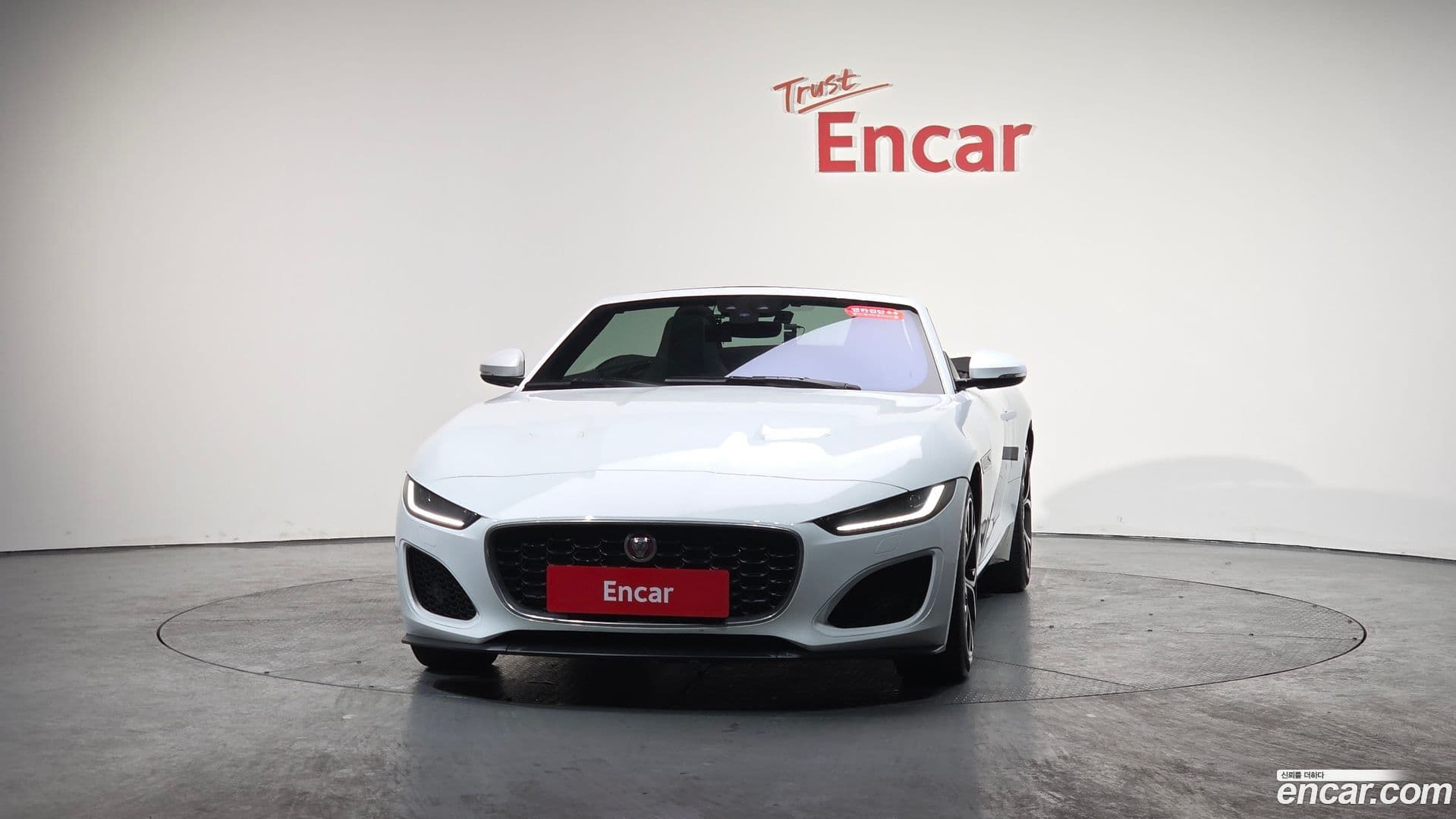 Main__Slider__Photo:F-TYPE Jaguar 2021.3-2
