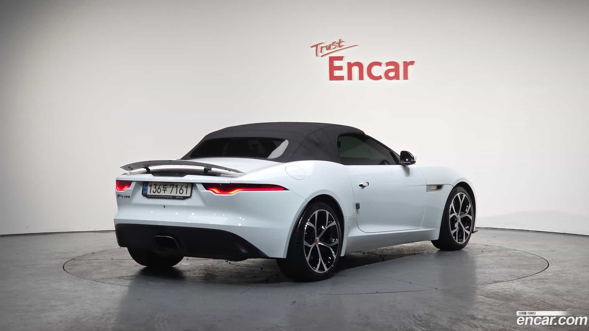 F-TYPE Jaguar 2021.3-OPTION-023