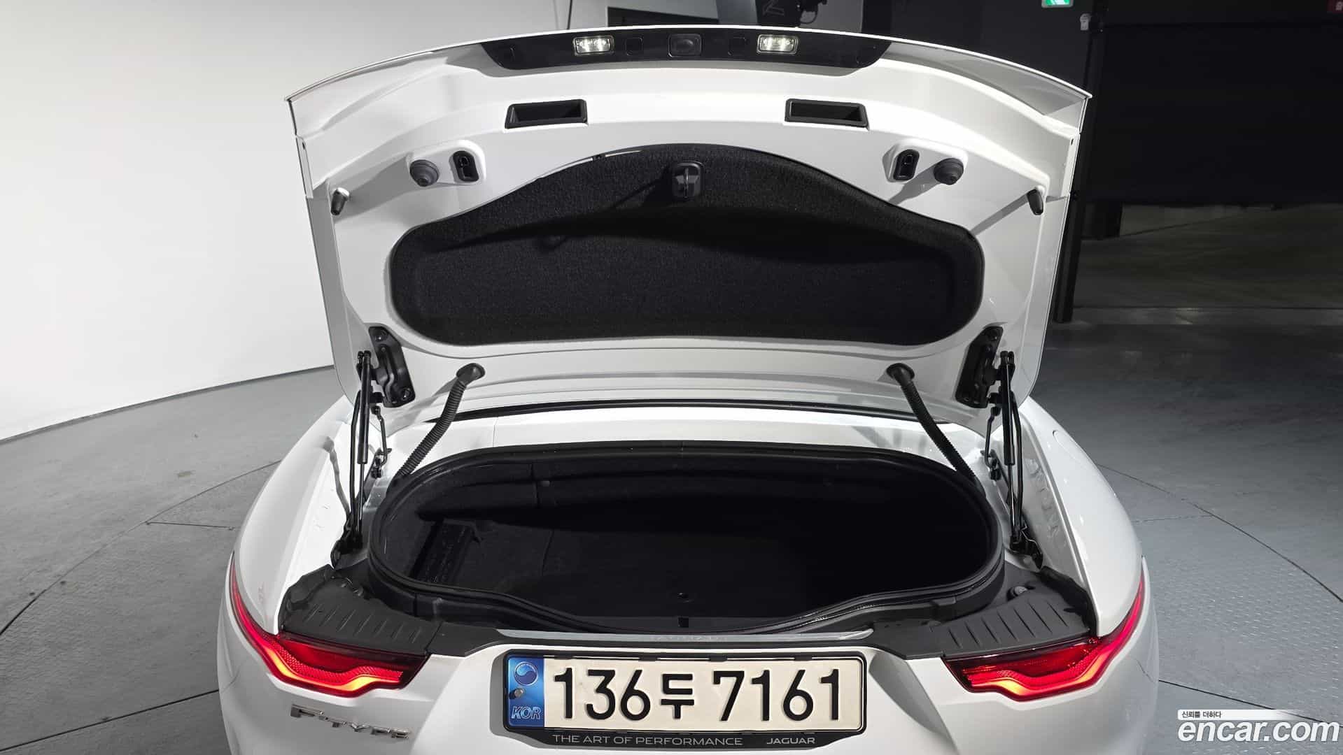 F-TYPE Jaguar 2021.3-OPTION-024