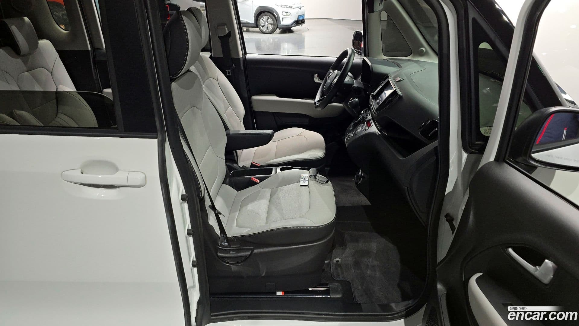 Main__Slider__Photo:RAY Kia 2024.5-10