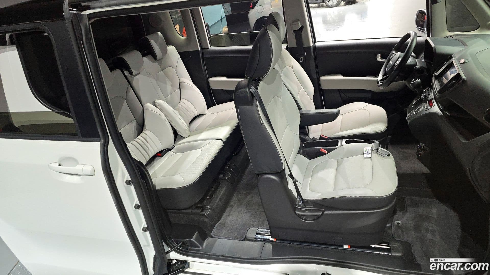 Main__Slider__Photo:RAY Kia 2024.5-11