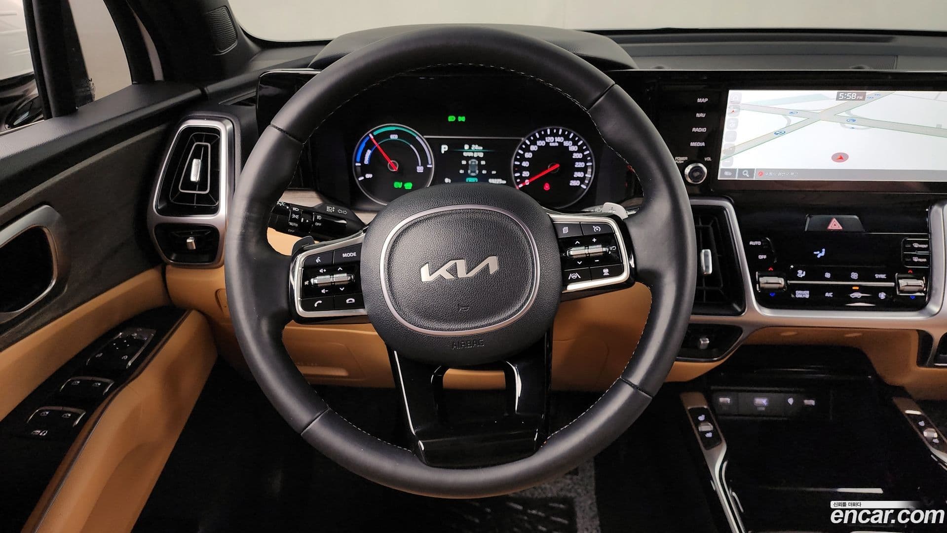 Main__Slider__Photo:Sorento Kia 2022.7-12