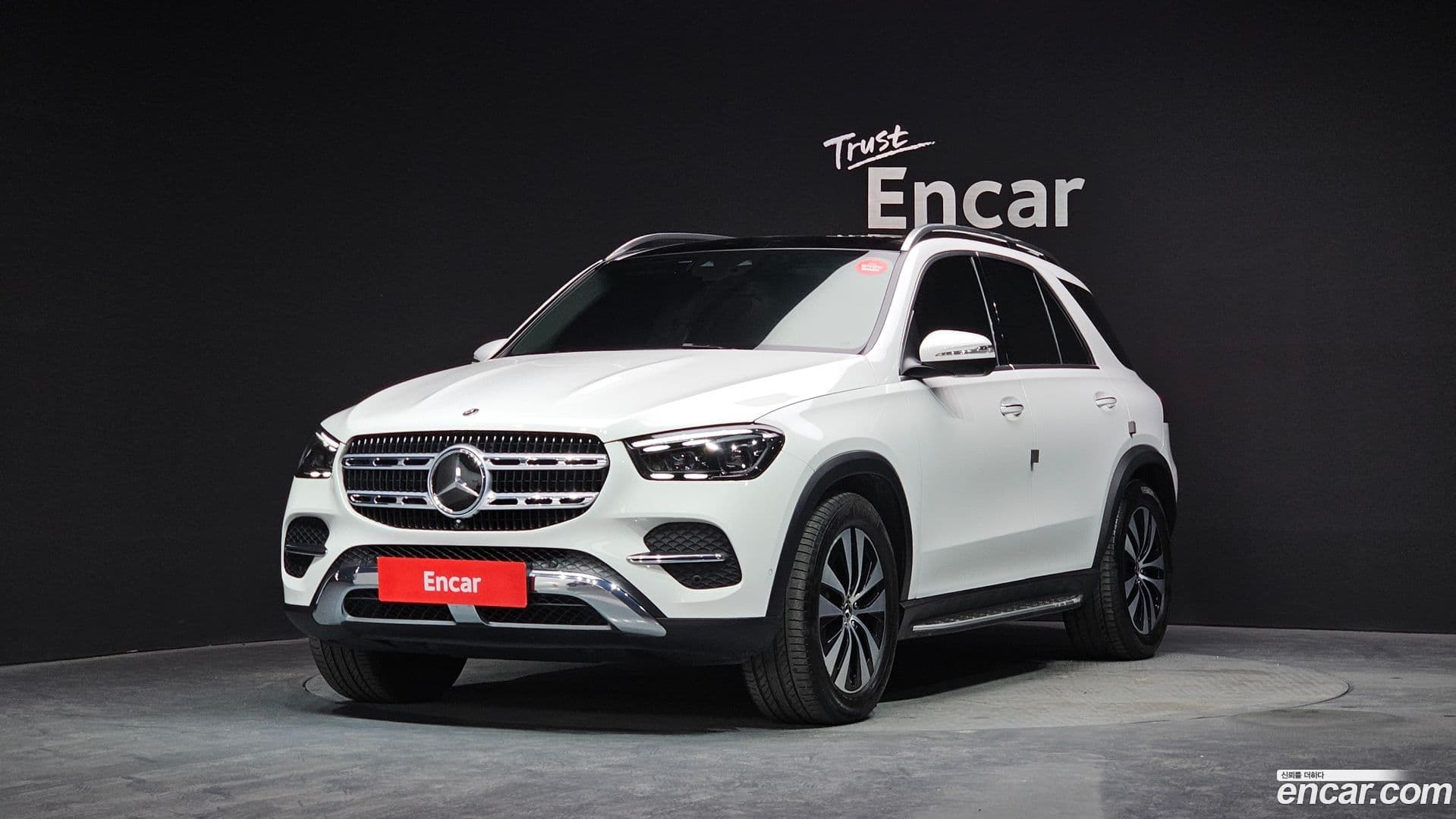 Main__Slider__Photo:GLE-Class Mercedes-Benz 2023.7-0