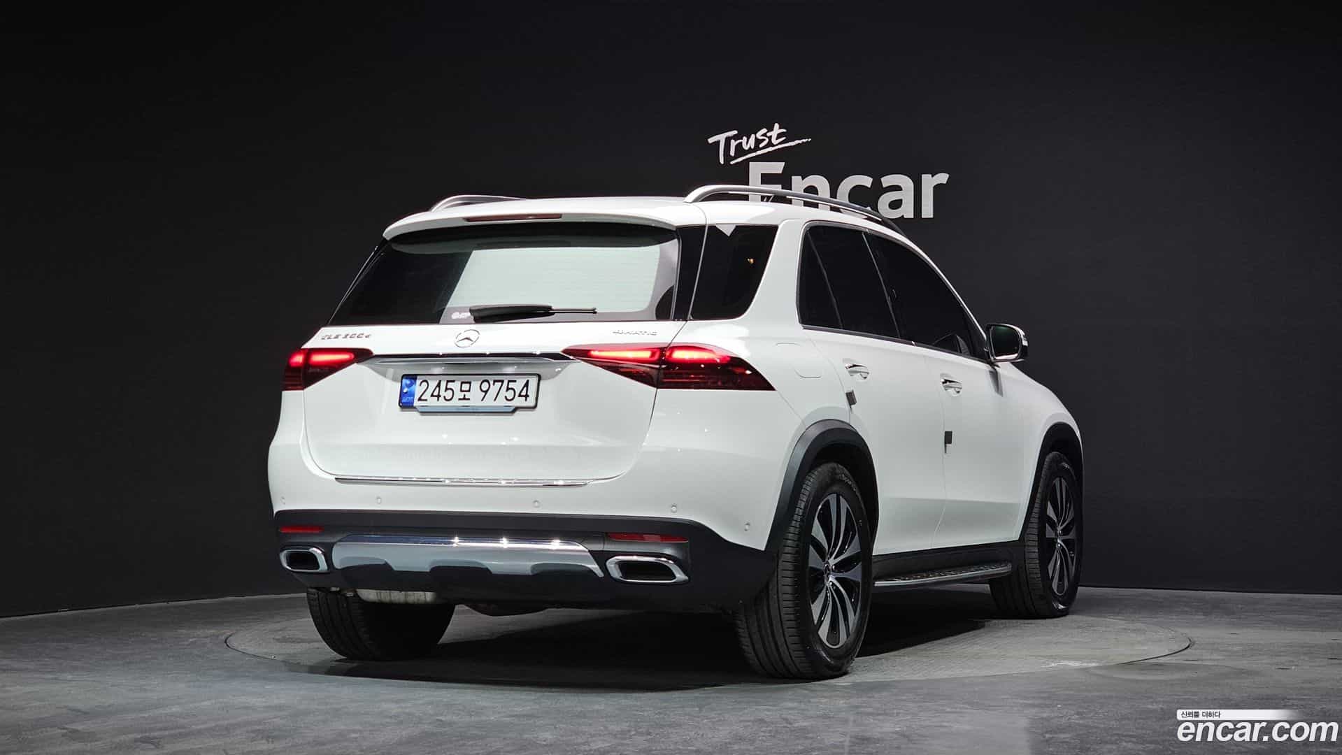 GLE-Class Mercedes-Benz 2023.7-OUTER-002