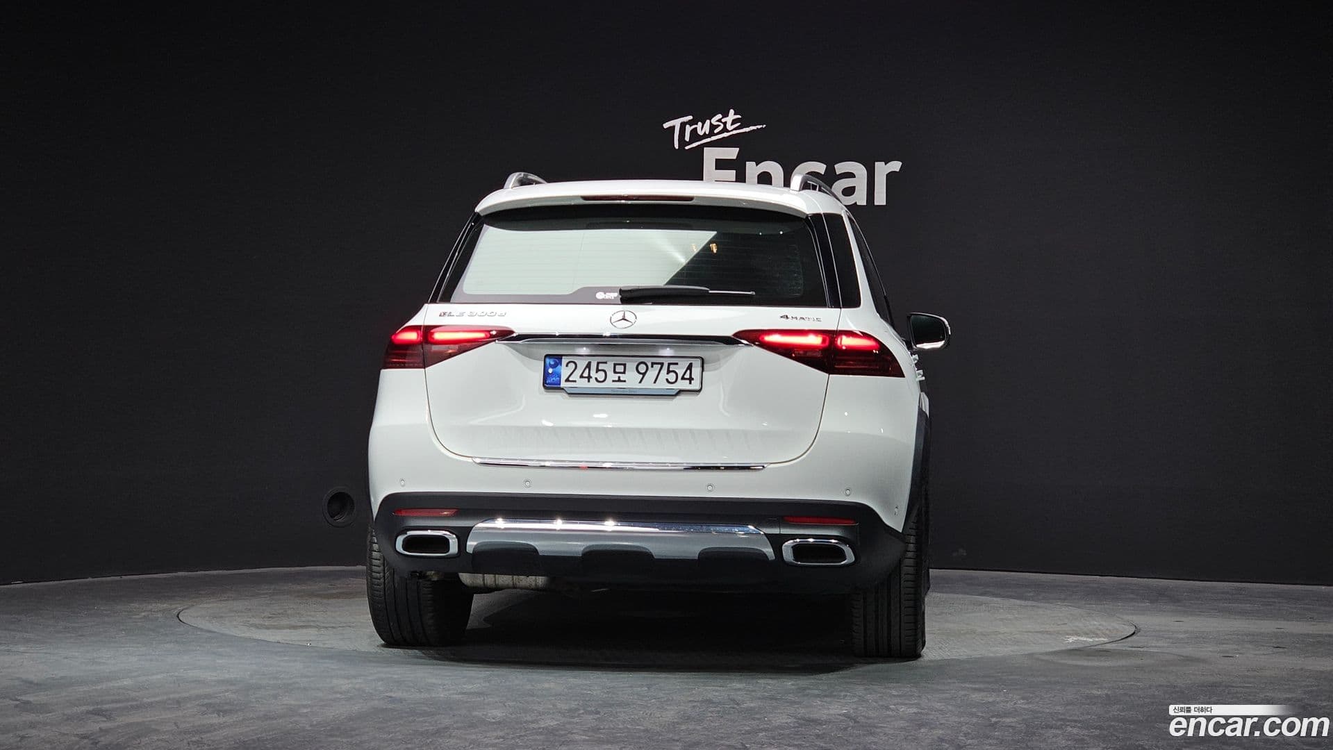 Main__Slider__Photo:GLE-Class Mercedes-Benz 2023.7-3