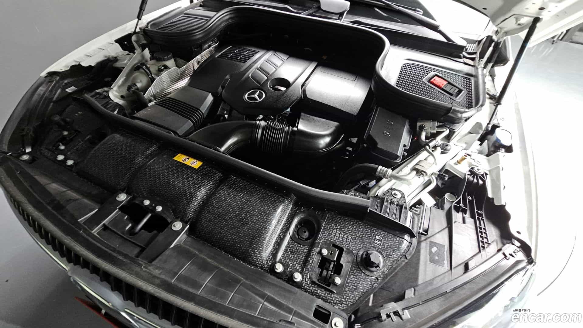 GLE-Class Mercedes-Benz 2023.7-INNER-006