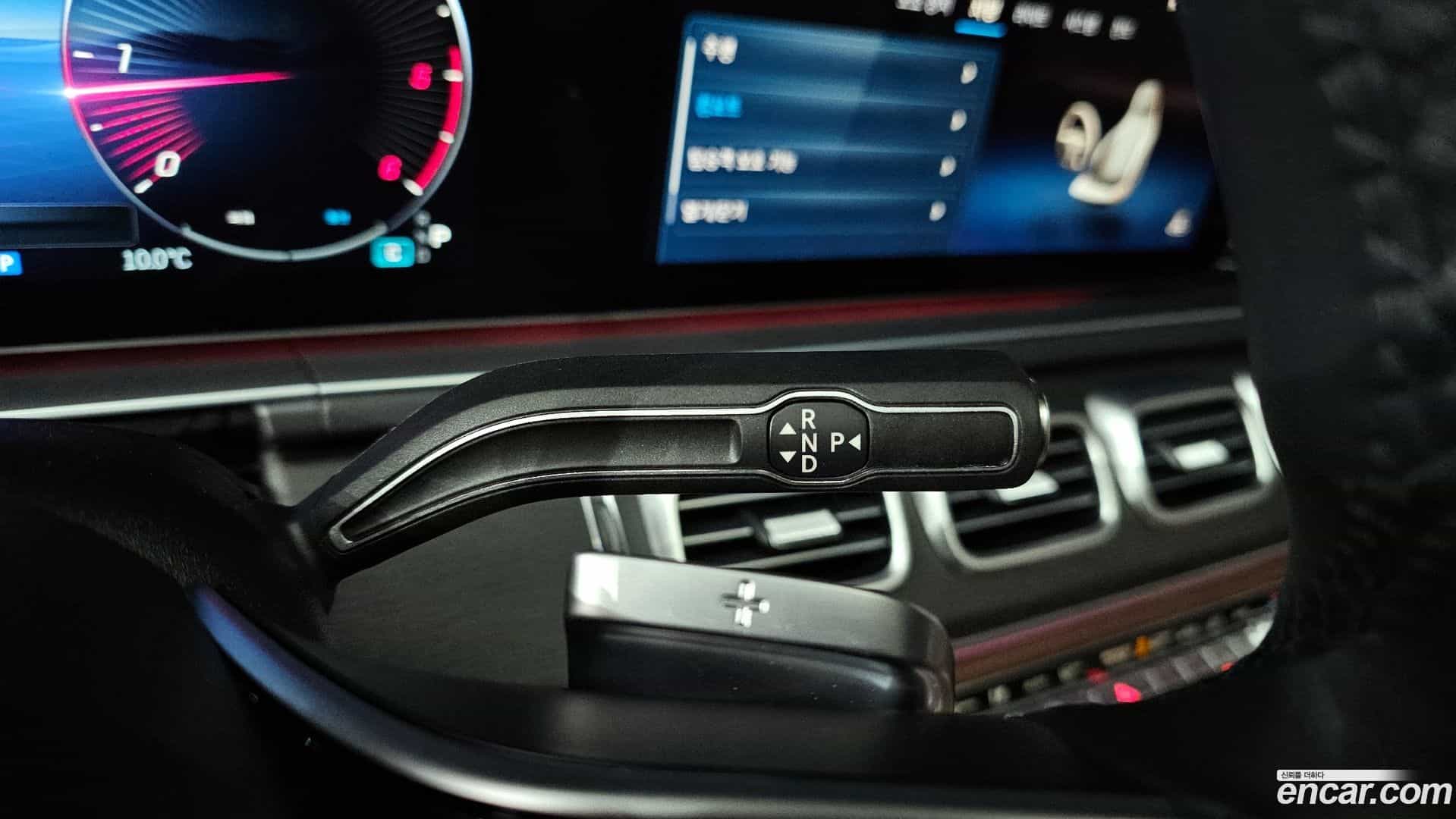 GLE-Class Mercedes-Benz 2023.7-INNER-009