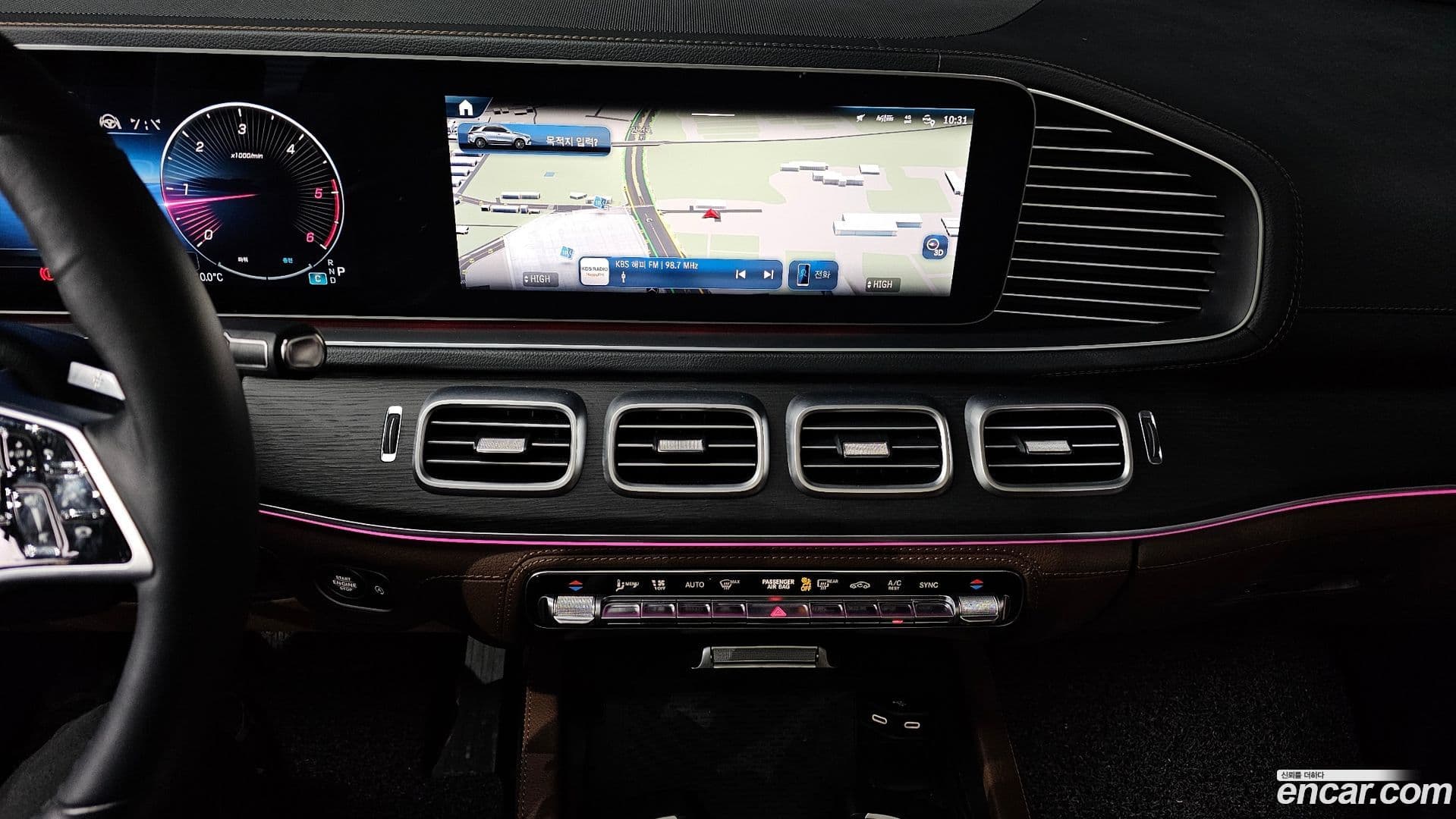 Main__Slider__Photo:GLE-Class Mercedes-Benz 2023.7-13