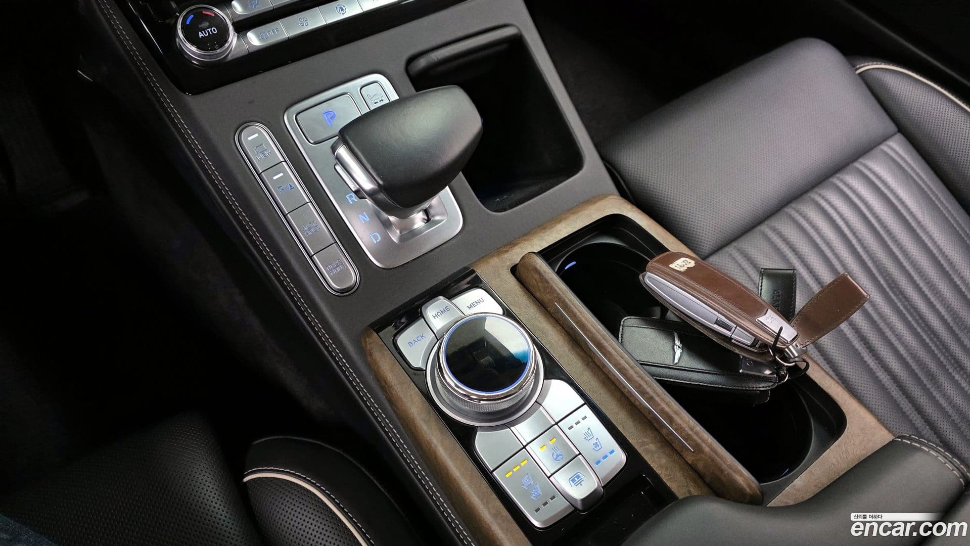 Main__Slider__Photo:G90 Genesis 2019.4-8