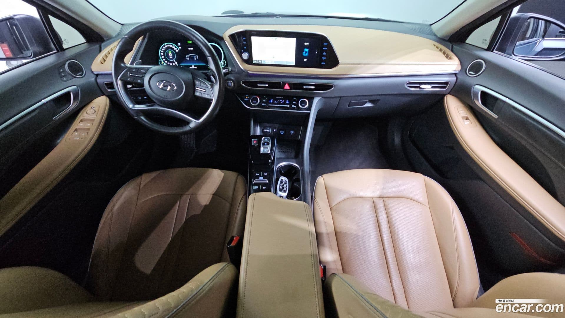 Main__Slider__Photo:Sonata Hyundai 2021.10-6