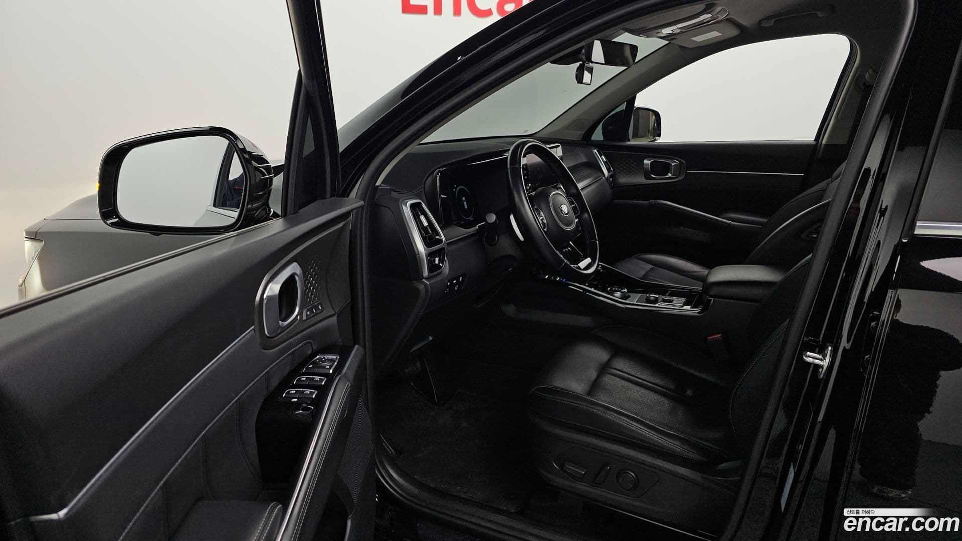 Main__Slider__Photo:Sorento Kia 2020.7-9