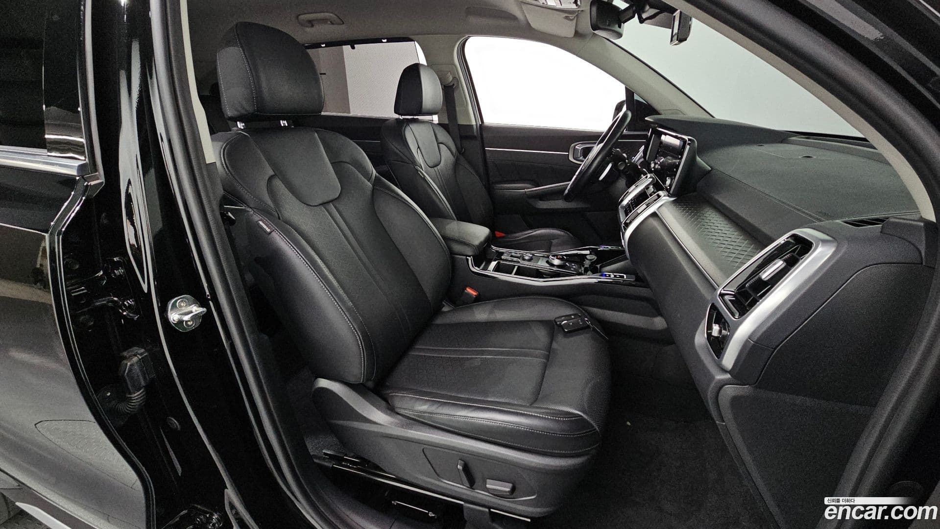 Main__Slider__Photo:Sorento Kia 2020.7-10