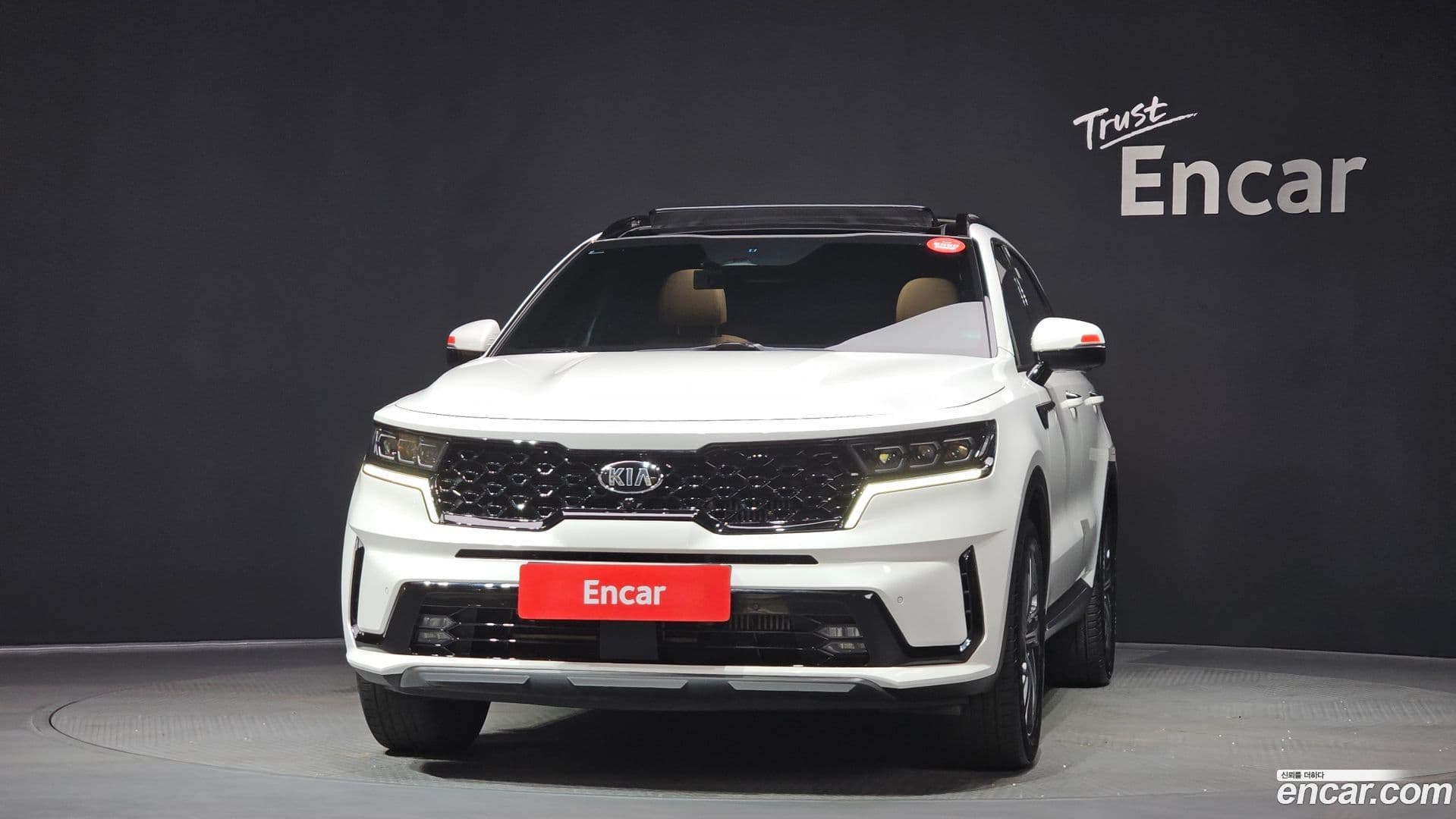 Main__Slider__Photo:Sorento Kia 2021.4-2