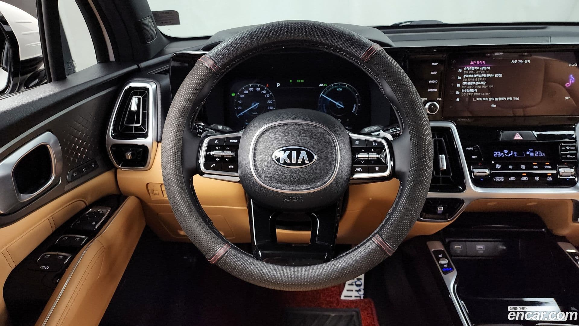 Main__Slider__Photo:Sorento Kia 2021.4-12