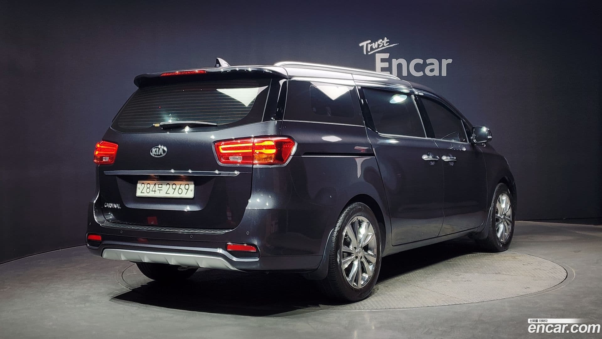 Main__Slider__Photo:Canival Kia 2018.4-1