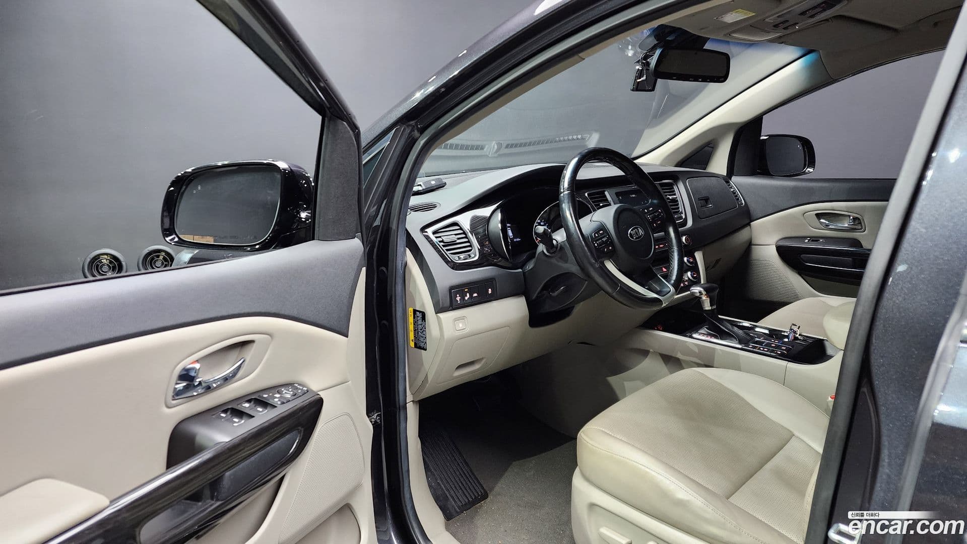 Main__Slider__Photo:Canival Kia 2018.4-9