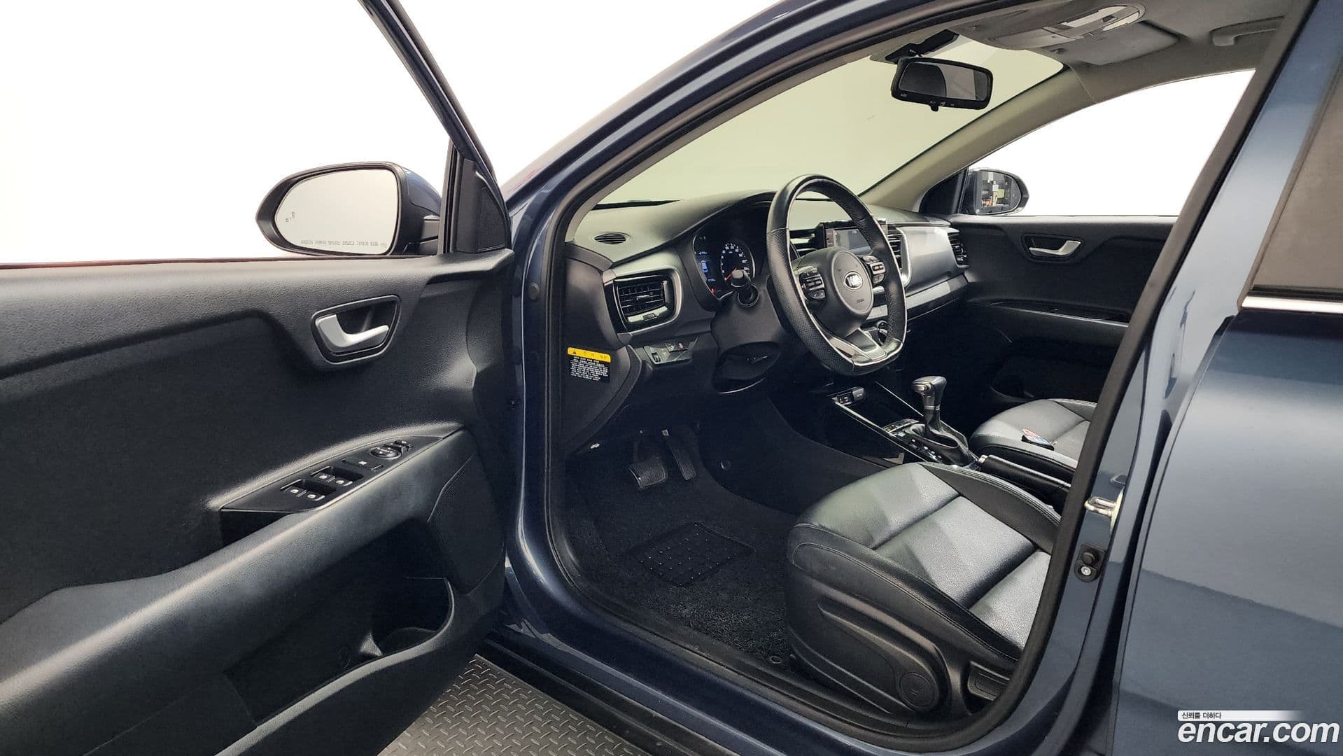 Main__Slider__Photo:Stonic Kia 2018.0-9