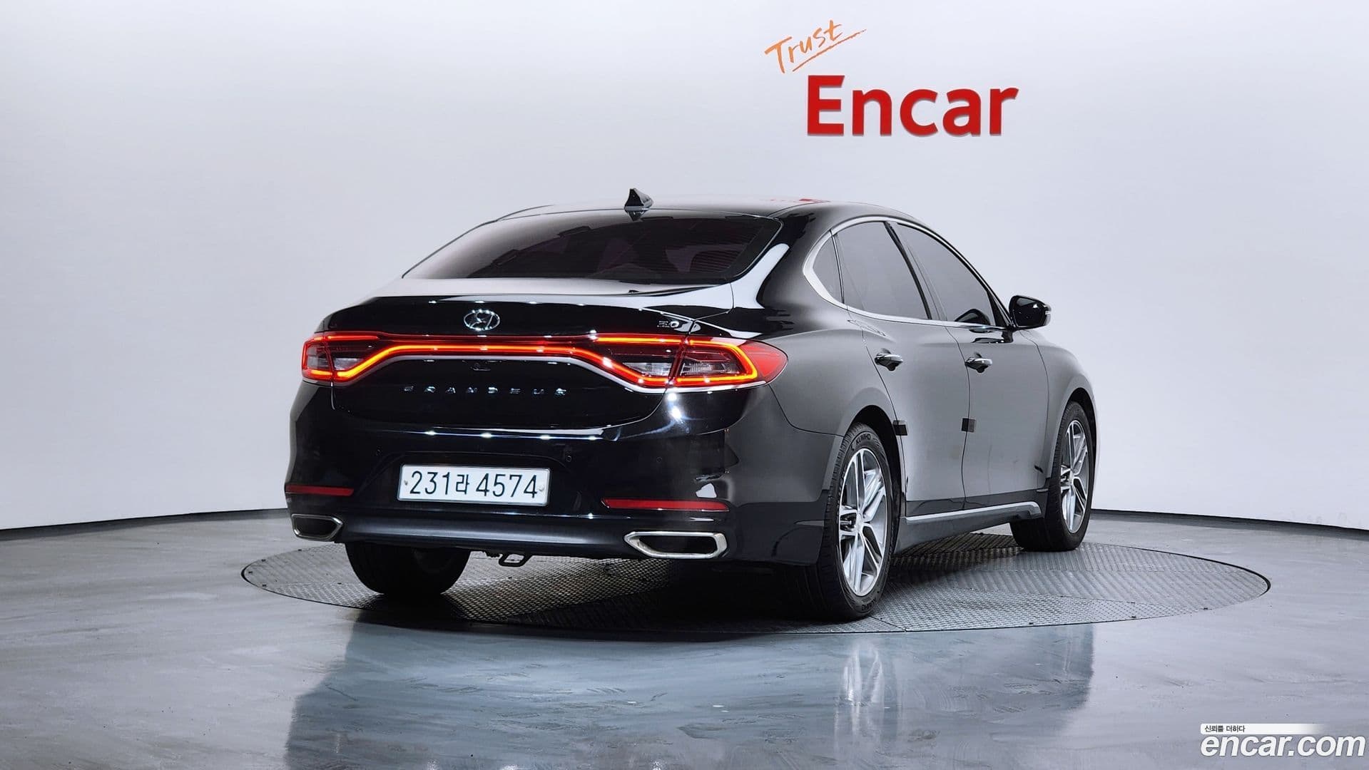 Main__Slider__Photo:Grandeur Hyundai 2017.5-1