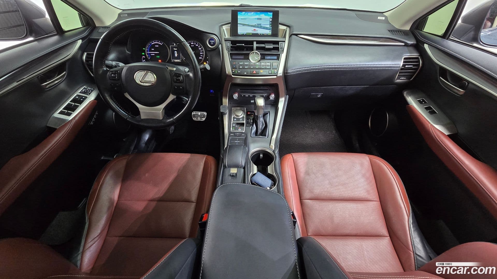 Main__Slider__Photo:NX Lexus 2017.6-6