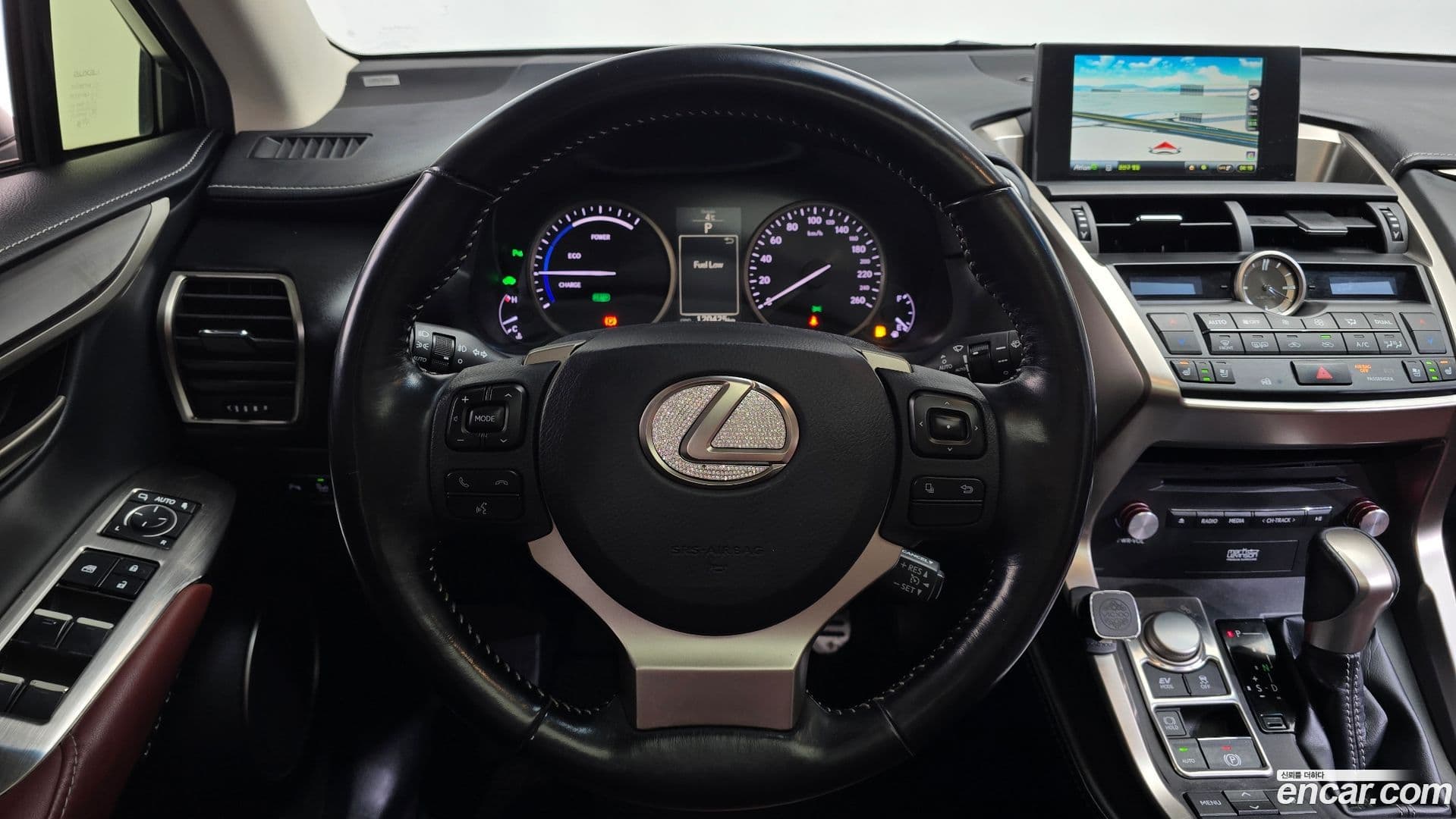 Main__Slider__Photo:NX Lexus 2017.6-12