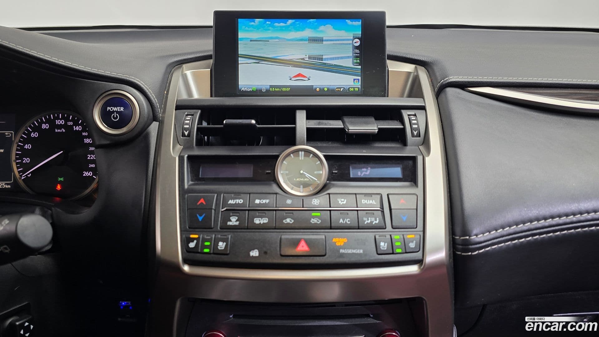 Main__Slider__Photo:NX Lexus 2017.6-13