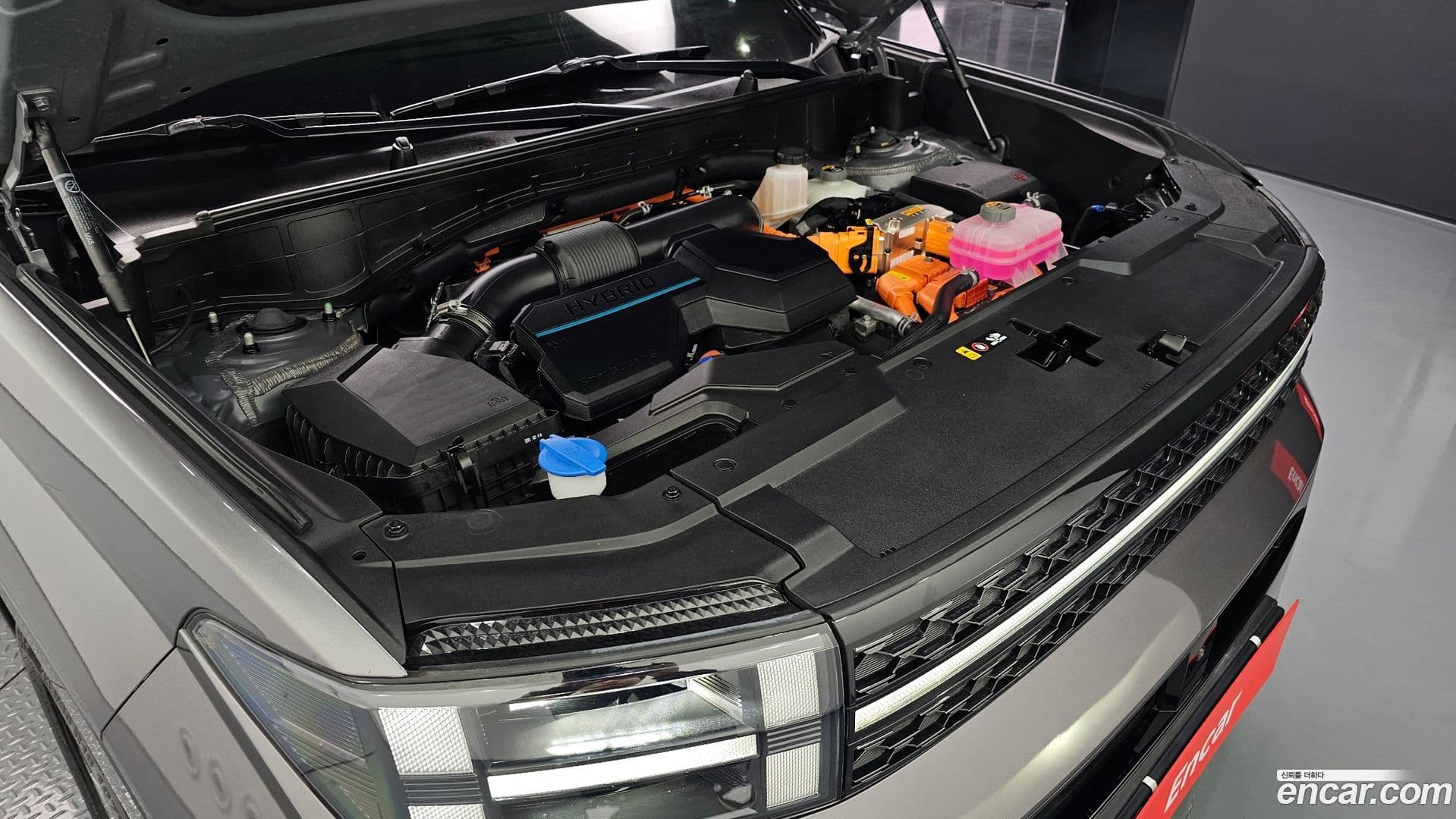 Main__Slider__Photo:Santafe Hyundai 2024.2-5