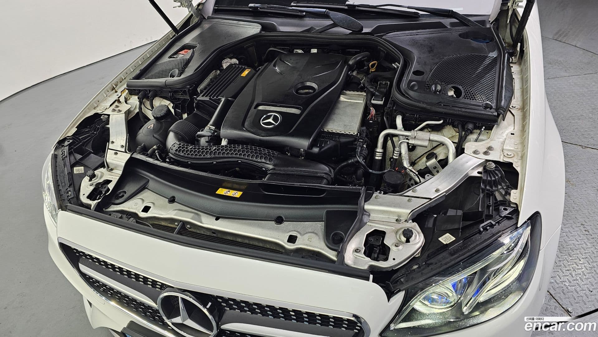 Main__Slider__Photo:E-Class Mercedes-Benz 2018.10-5