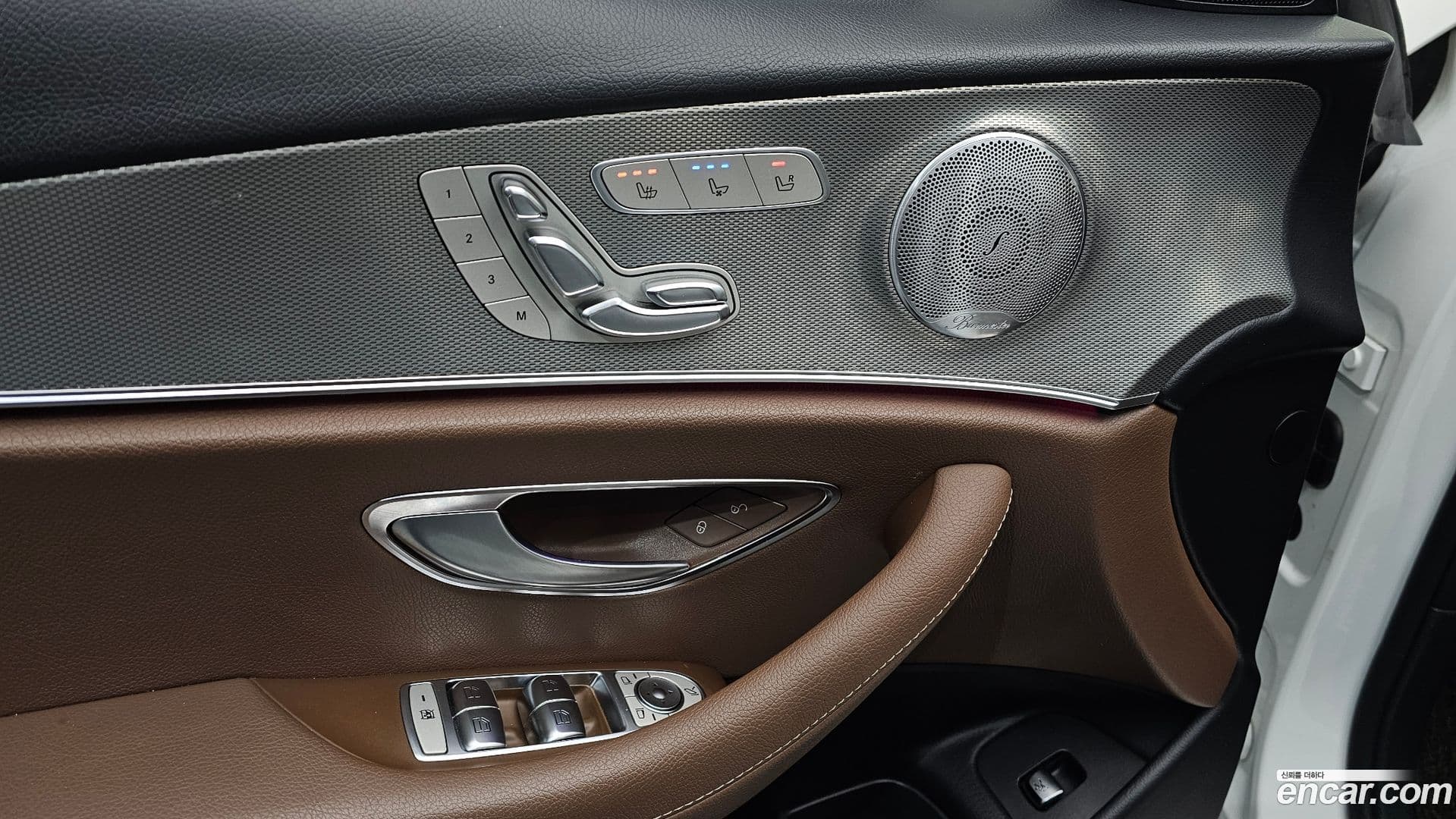 Main__Slider__Photo:E-Class Mercedes-Benz 2018.10-15