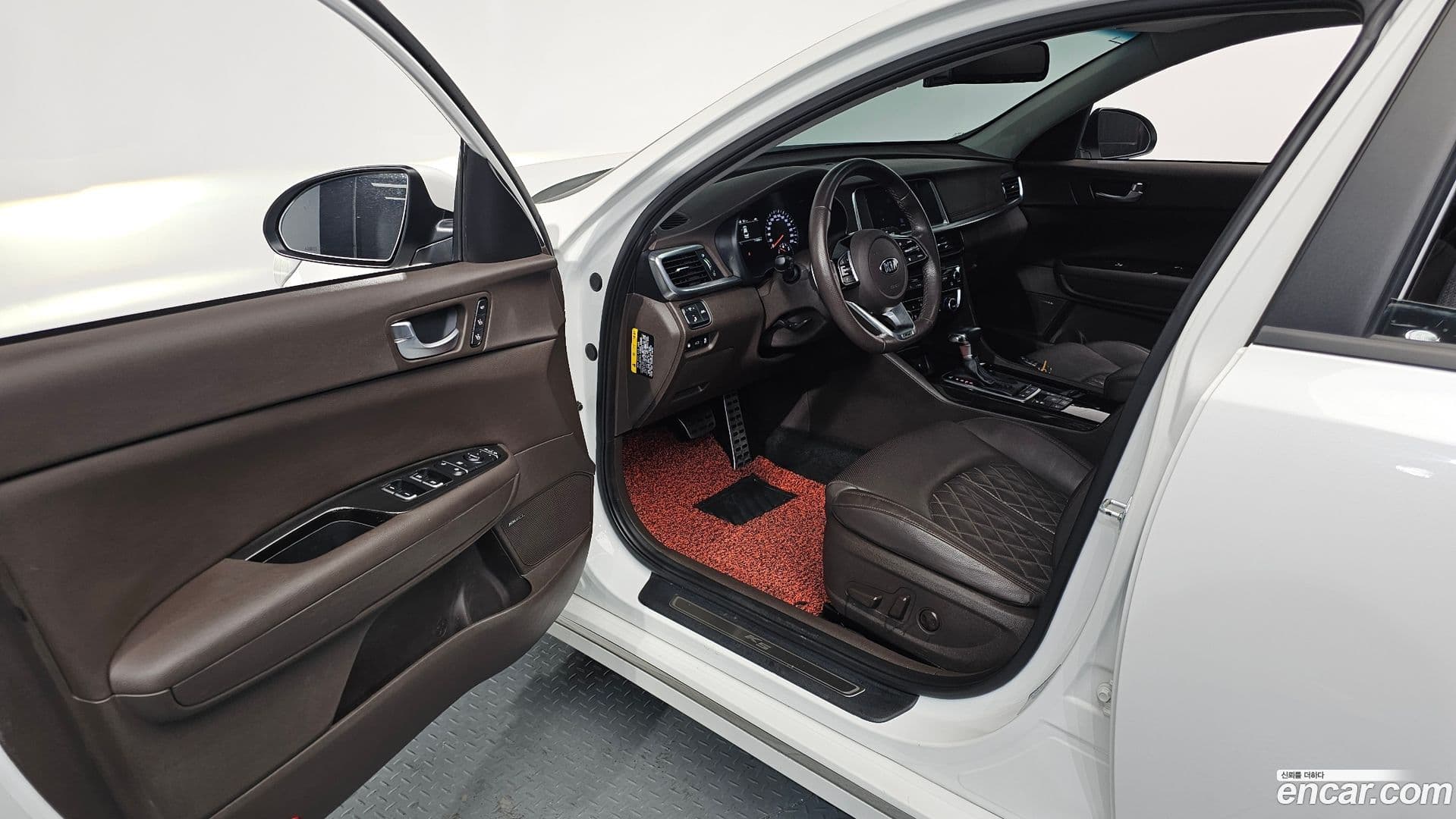 Main__Slider__Photo:K5 Kia 2019.6-9