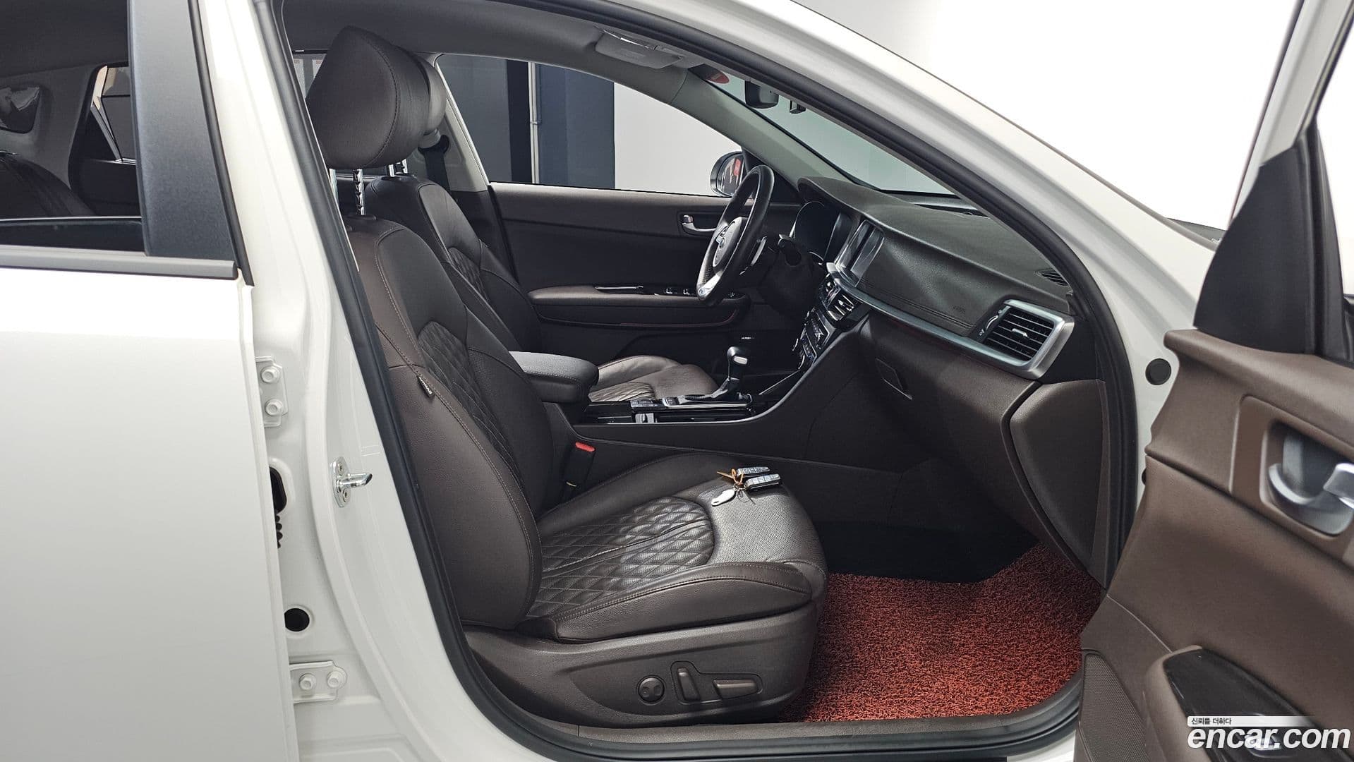 Main__Slider__Photo:K5 Kia 2019.6-10