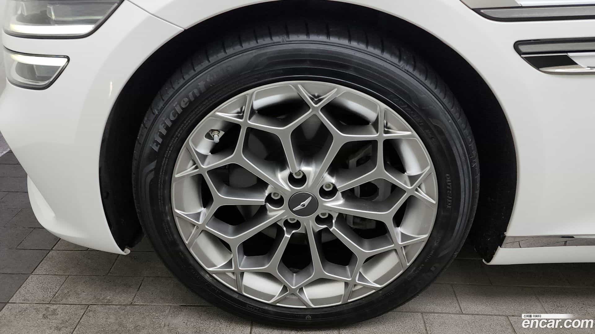 G80 Genesis 2021.11-OUTER-005