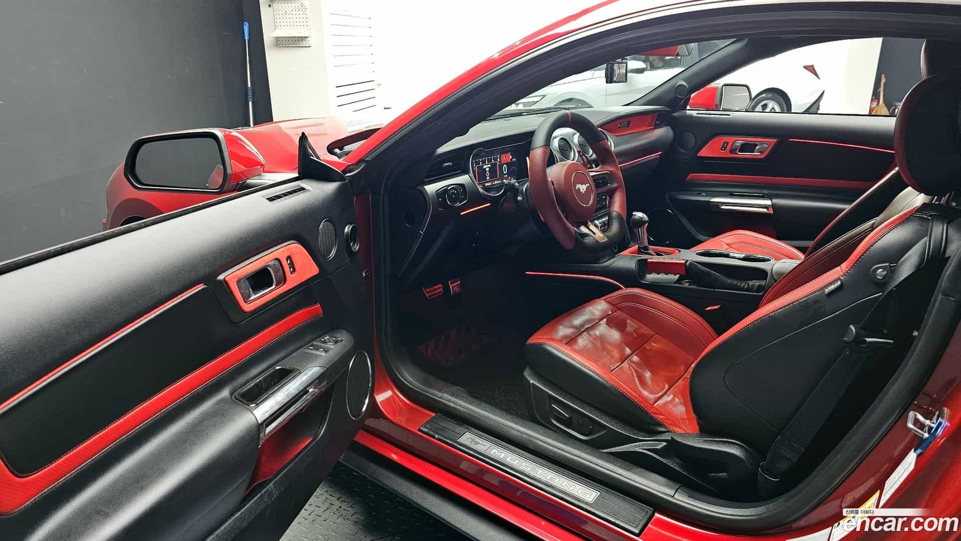 Mustang Ford 2020.6-INNER-010