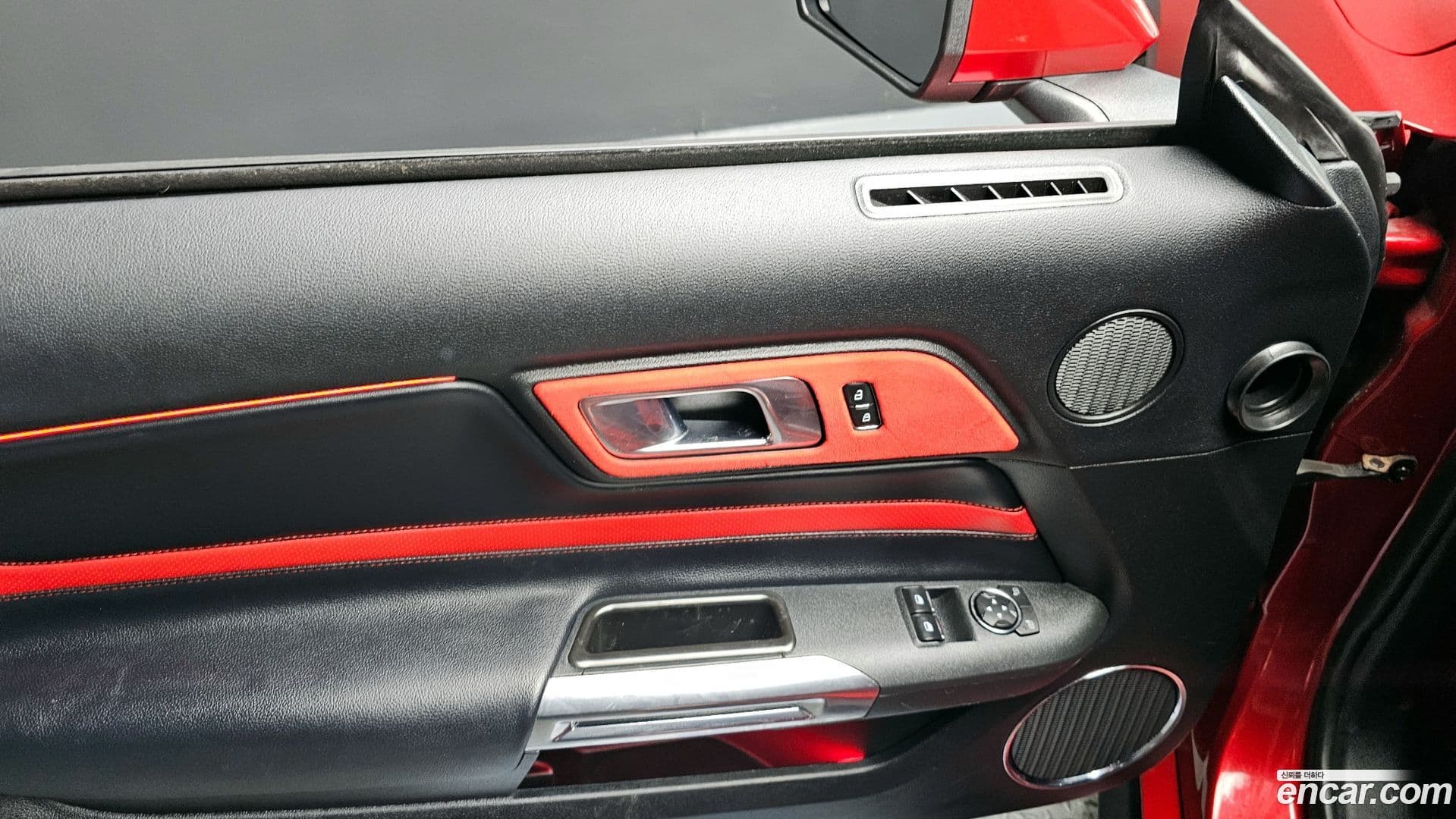 Main__Slider__Photo:Mustang Ford 2020.6-16