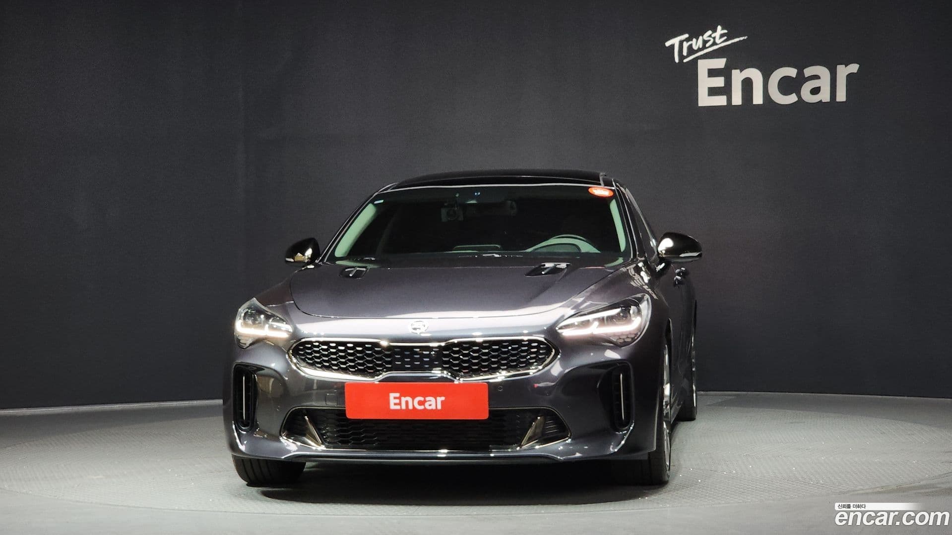 Main__Slider__Photo:Stinger Kia 2017.6-2