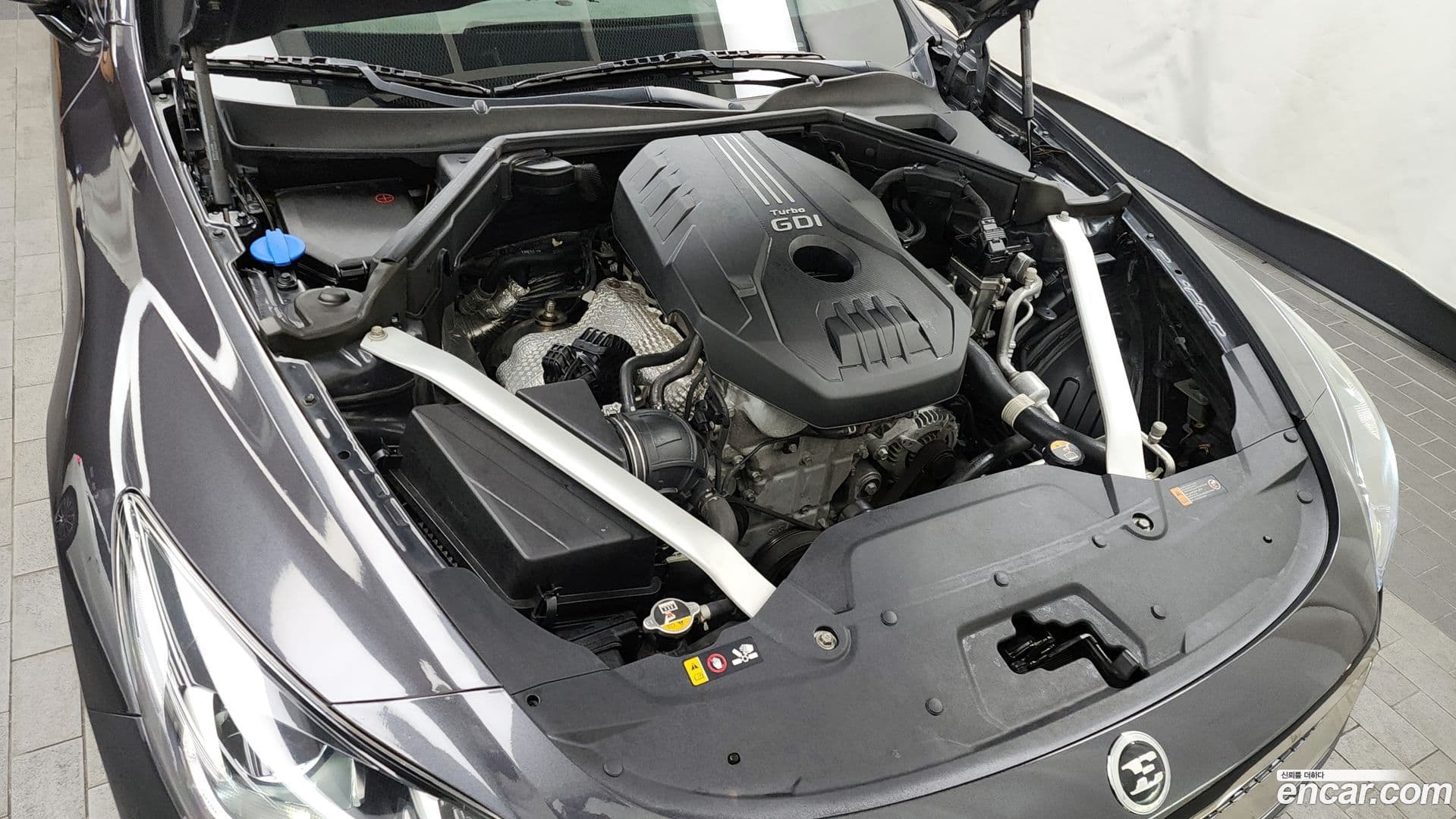 Main__Slider__Photo:Stinger Kia 2017.6-5