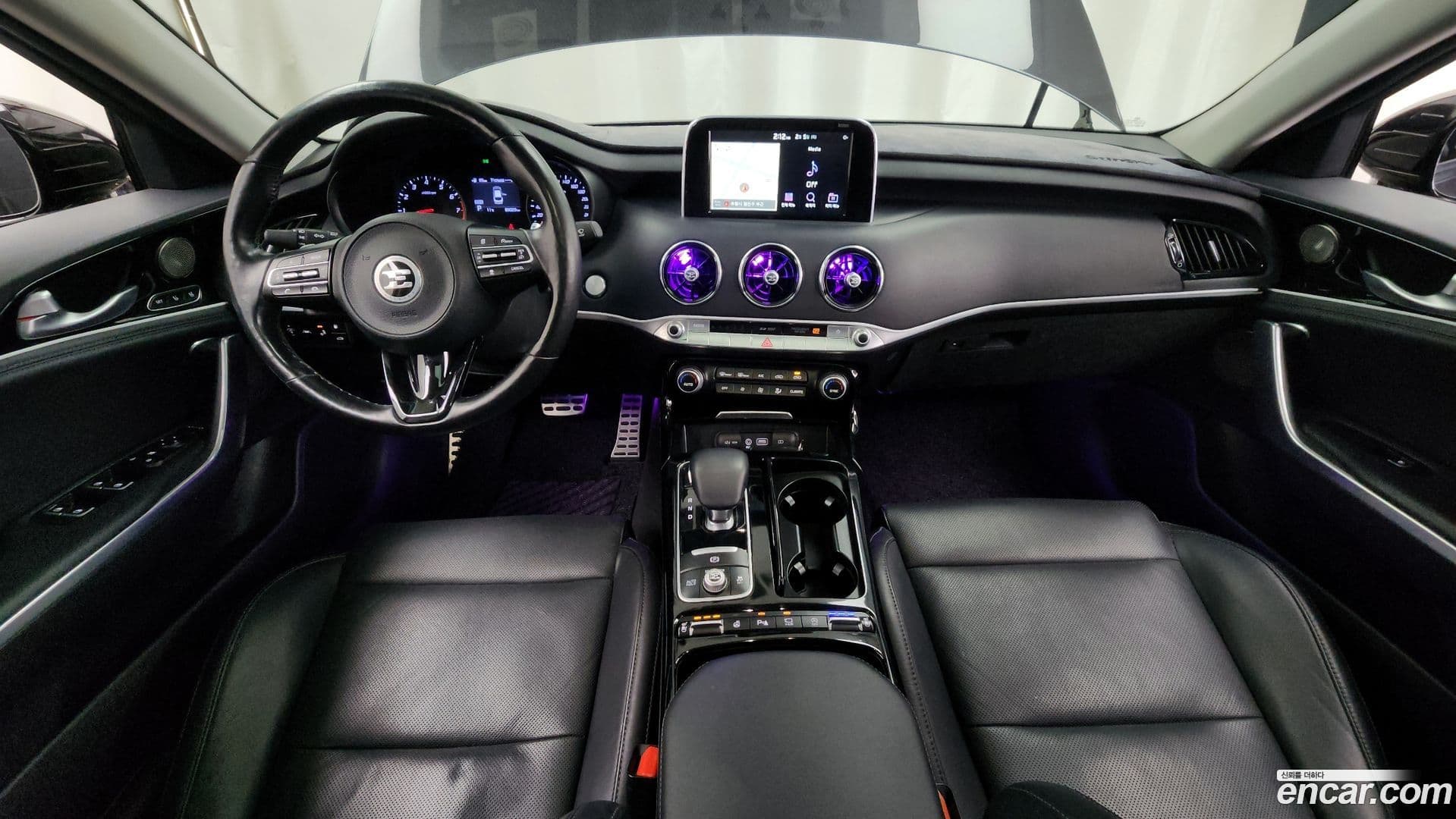 Main__Slider__Photo:Stinger Kia 2017.6-6