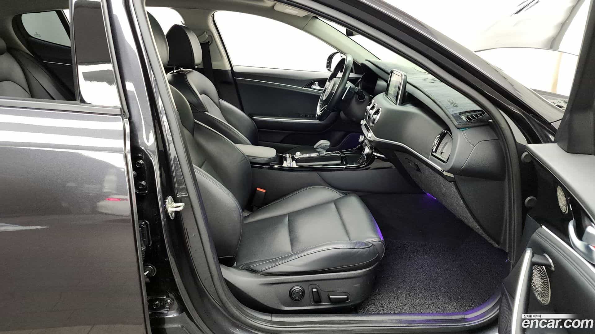 Stinger Kia 2017.6-OPTION-015