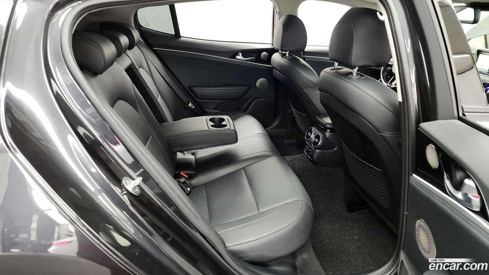 Stinger Kia 2017.6-OPTION-016