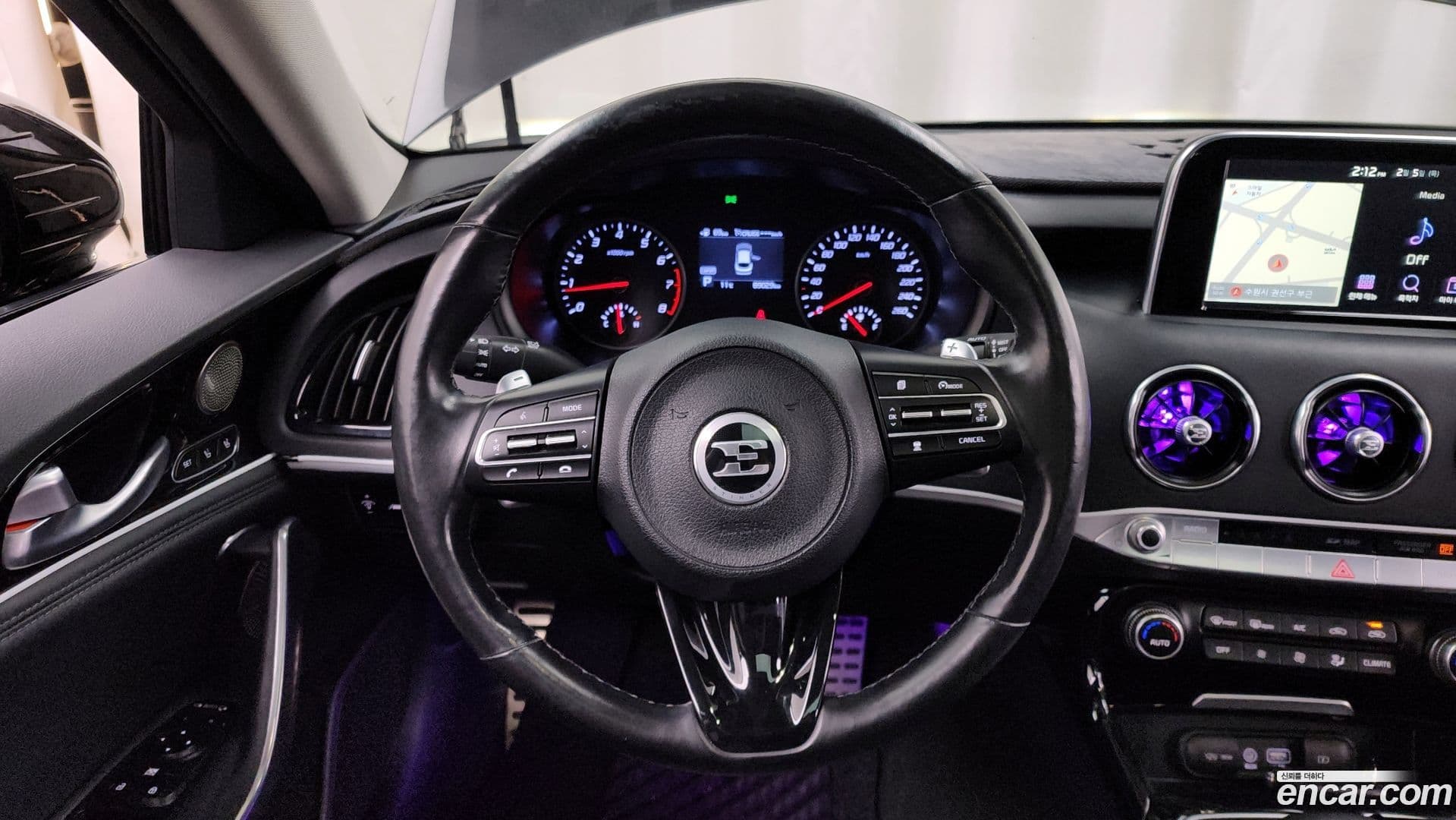 Main__Slider__Photo:Stinger Kia 2017.6-12