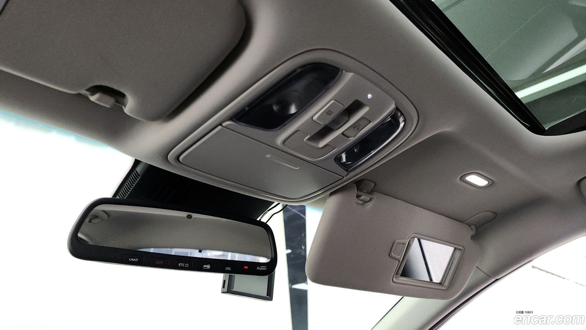 Main__Slider__Photo:Stinger Kia 2017.6-16