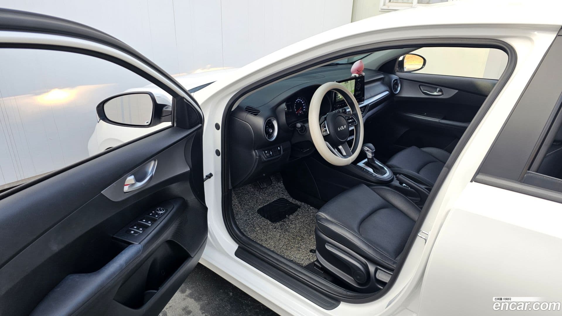 Main__Slider__Photo:K3 Kia 2023.2-9