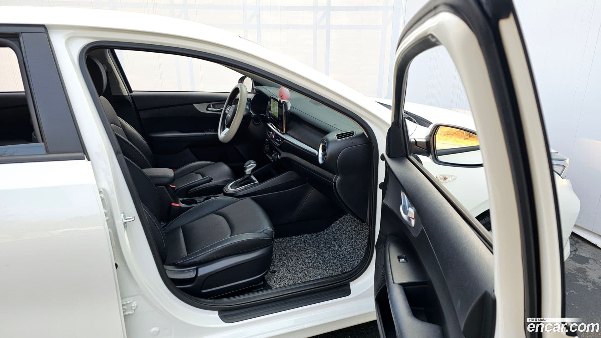 Main__Slider__Photo:K3 Kia 2023.2-10