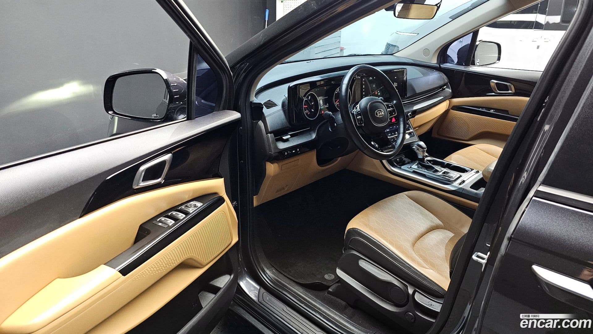 Main__Slider__Photo:Canival Kia 2021.4-9