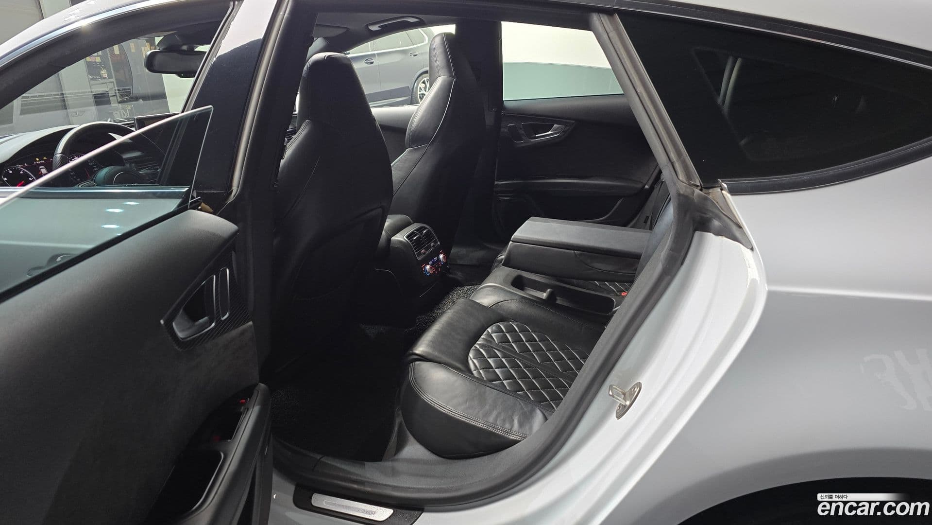 Main__Slider__Photo:A7 Audi 2016.0-10