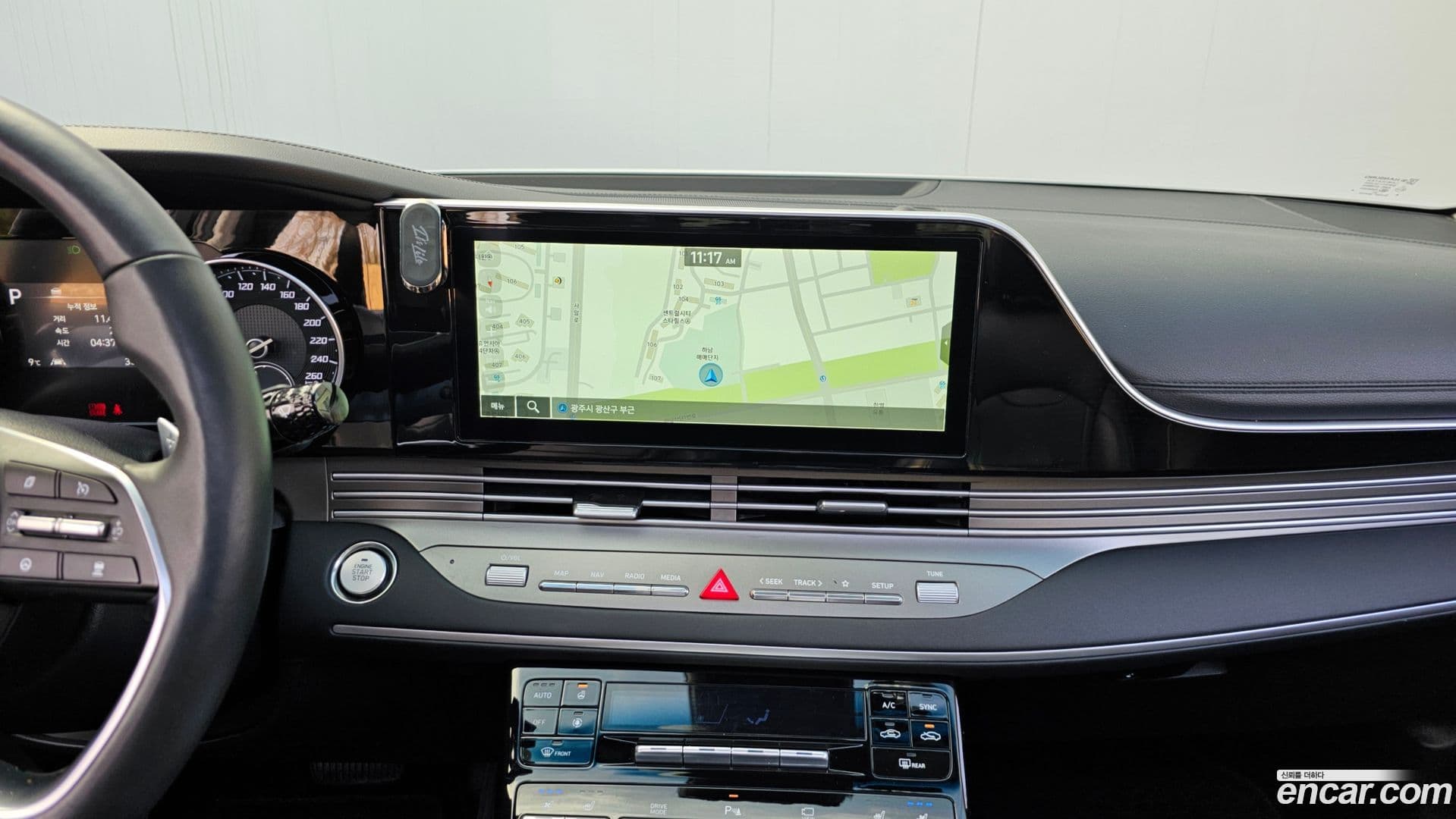 Main__Slider__Photo:Grandeur Hyundai 2021.0-13